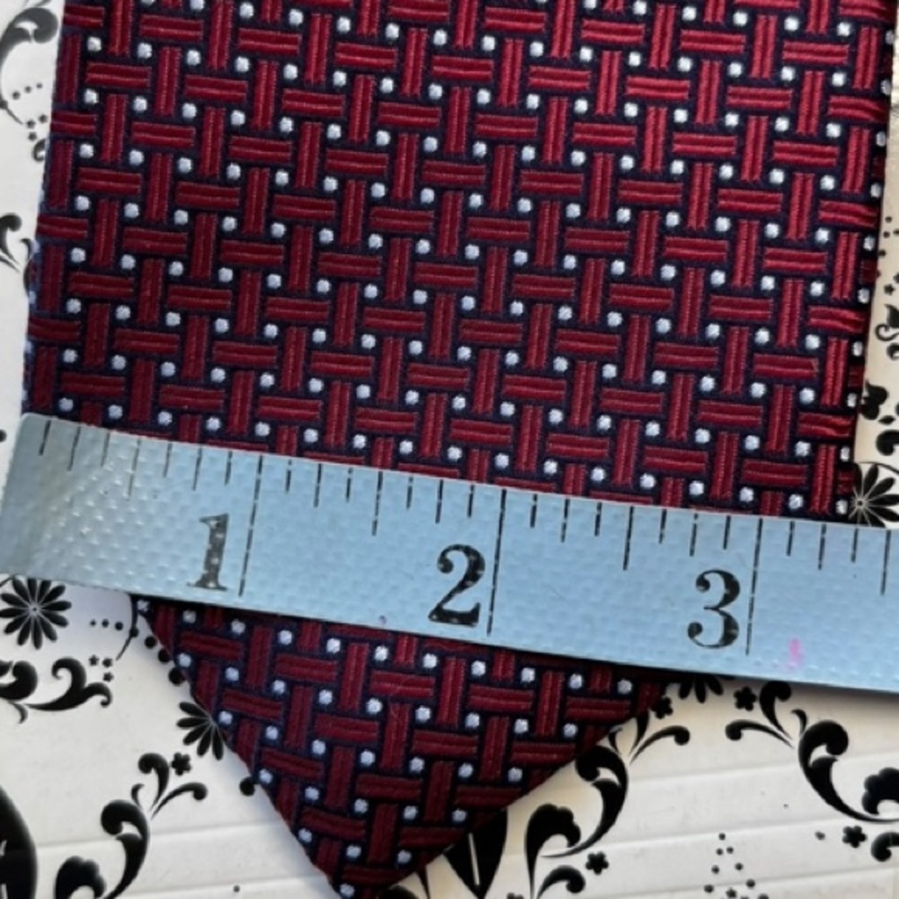 Tasso Elba Red, Navy Blue amd Whie Geometric Print Silk Necktie - Picture 9 of 9